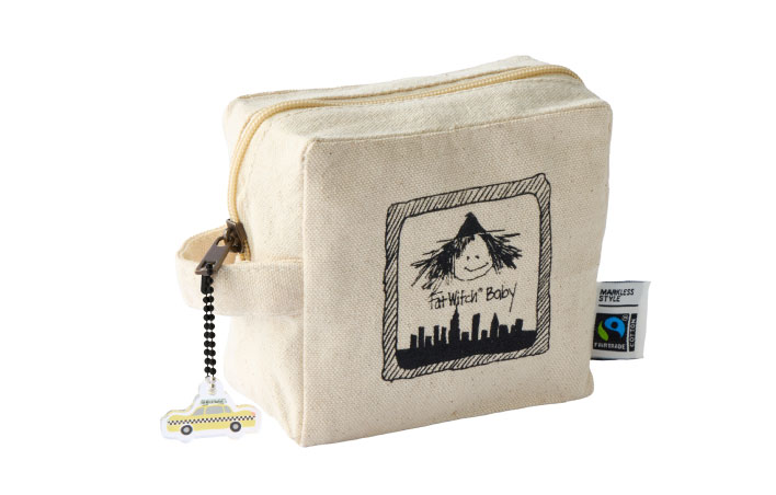 チャーム付きポーチ