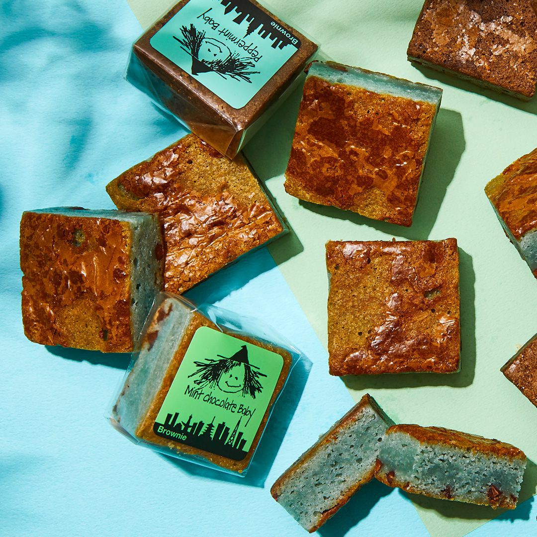 【新商品】オンラインストア限定！2つの味を食べ比べできる「チョコミントブラウニー4個入り」が新登場！